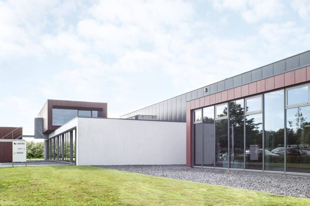 Luebbering-Headquarter-1049x700